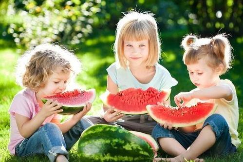 小孩子吵架吃瓜,小瓜娃子们的吵架大戏